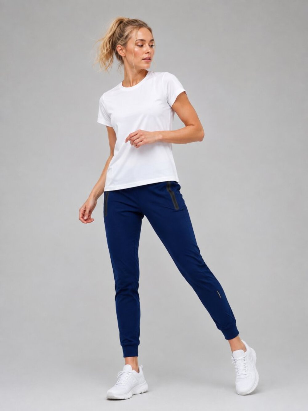 NWT Endeavor Womens Movement Jogger Navy Small Cooling Performance Workout